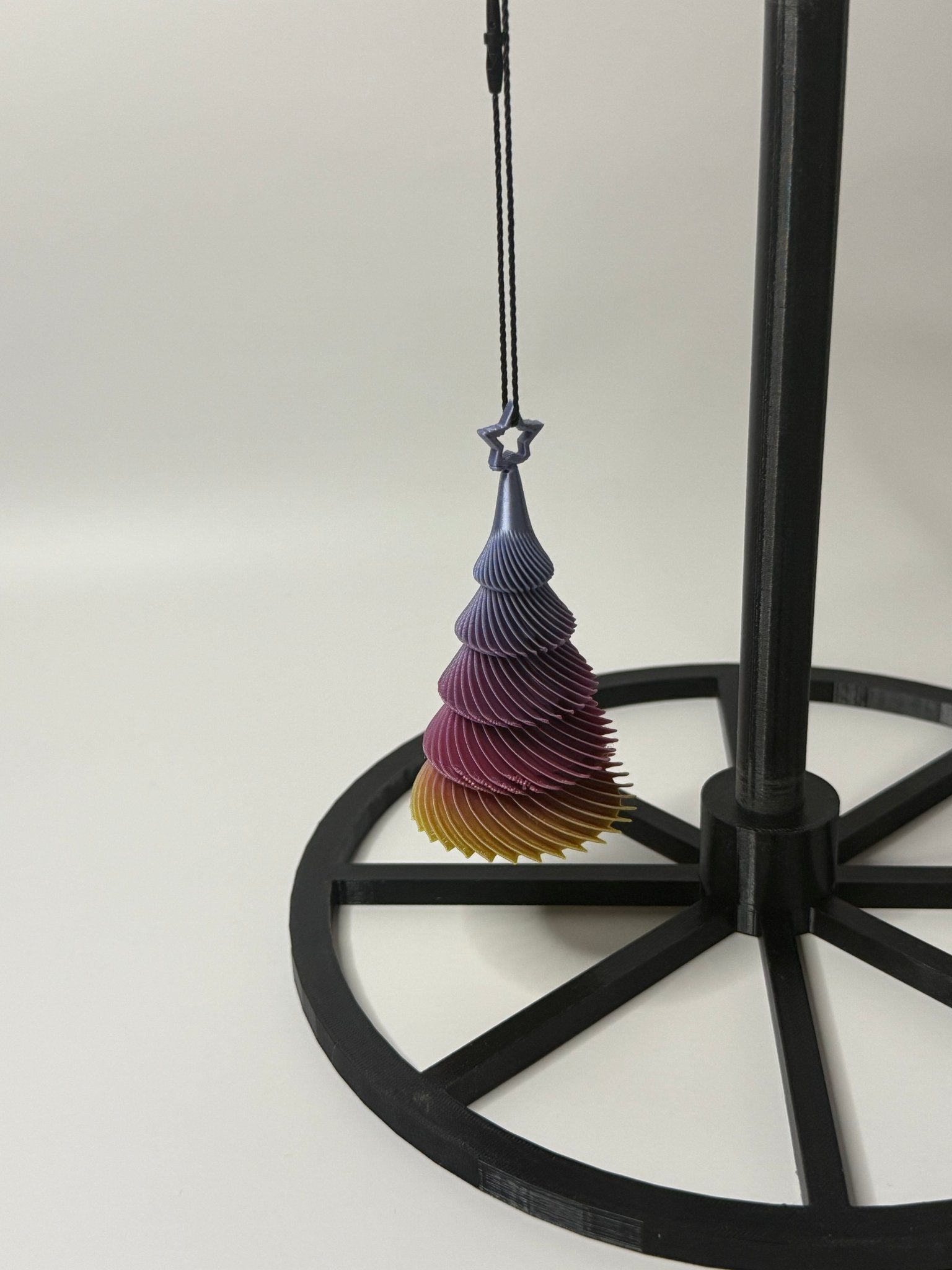 🎄 Gradient Spiral Tree Ornament - Stratus Forge Technologies
